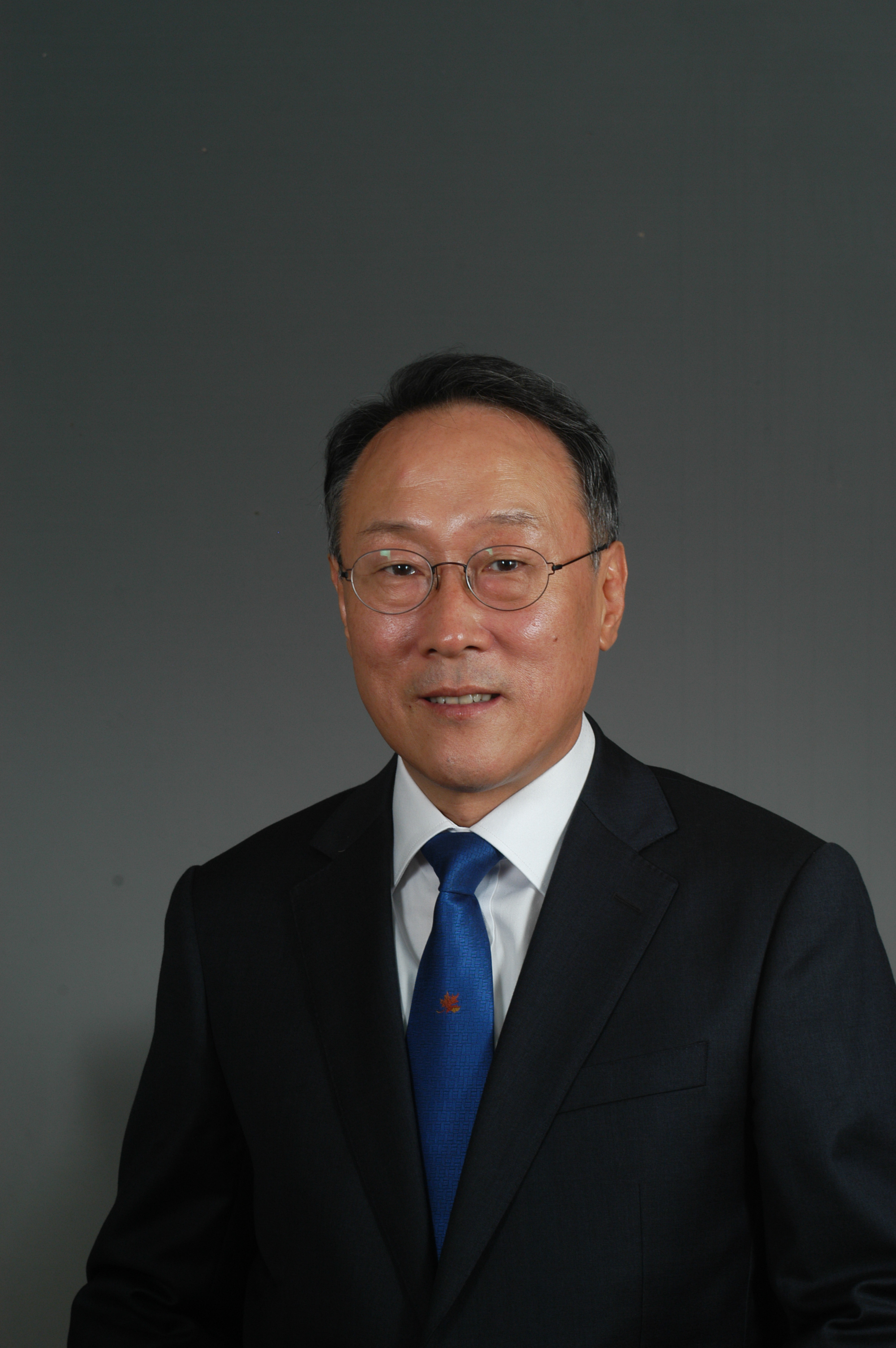 Foto del Prof. Youen Kim