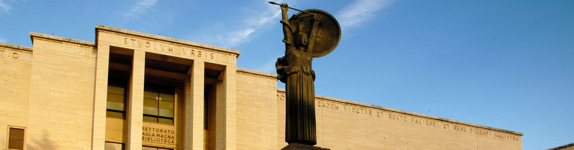 Statua della Minerva e il palazzo del Rettorato
