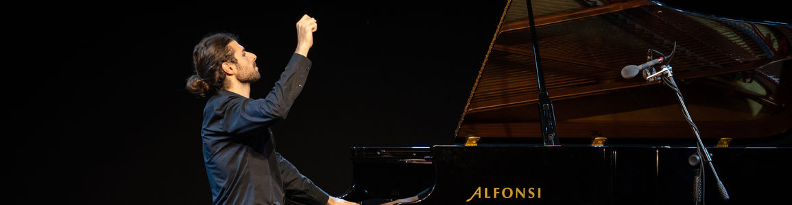 Alessandro Simoni al pianoforte