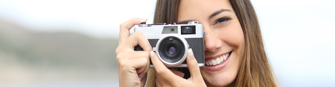 ragazza che fotografa ragazza che fotografa