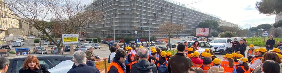 gli studenti delle scuole in visita al cantiere R5