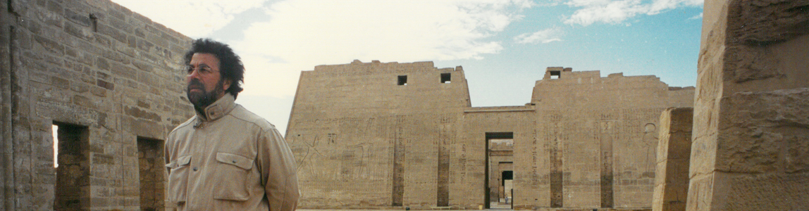 Giuseppe Sinopoli in un'area archeologica