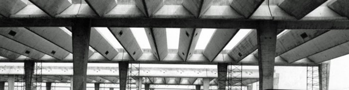 soffitto di un edificio industriale