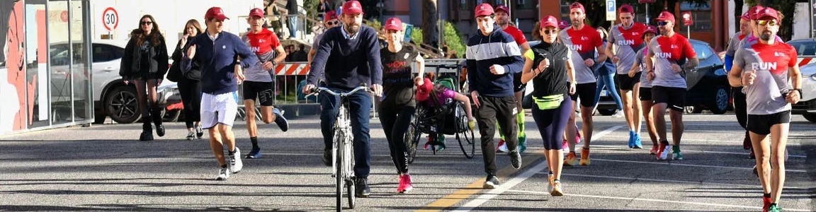 persone che fanno sport nella città universitaria