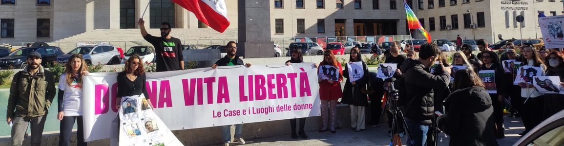 manifestazione sul piazzale della minerva