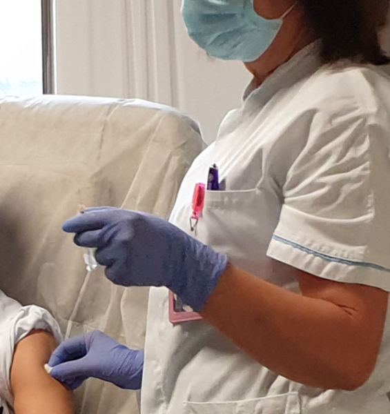 Più di mille operatori hanno già partecipato al monitoraggio clinico post vaccinazione anti COVID-19: disponibili i primi dati