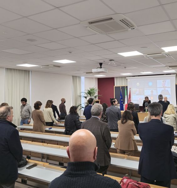 Il Senato accademico condanna ogni forma di violenza, esprime solidarietà alle vittime delle guerre e del terrorismo e condivide l