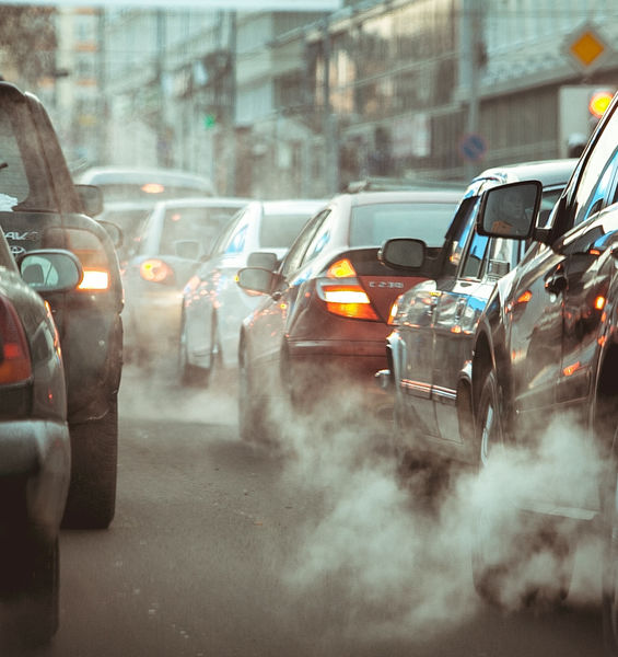 Mobilità elettrica e home working riducono l’inquinamento urbano