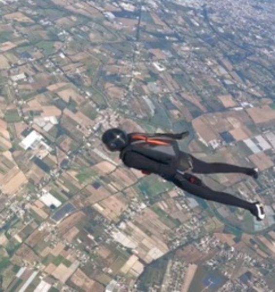 New Speed Skydiving record for Mascia Ferri, a colleague of the Faculty of Civil and Industrial Engineering