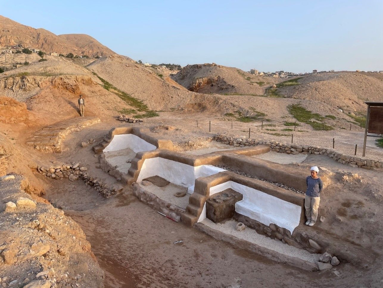L’edificio B1 e il circuito di fortificazione in mattoni crudi nell’Area B (2700-2350 a.C.)