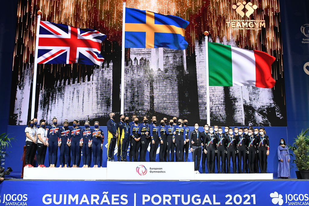 Podio Campionato Europeo TeamGym con Gran Bretagna, Svezia e Italia 