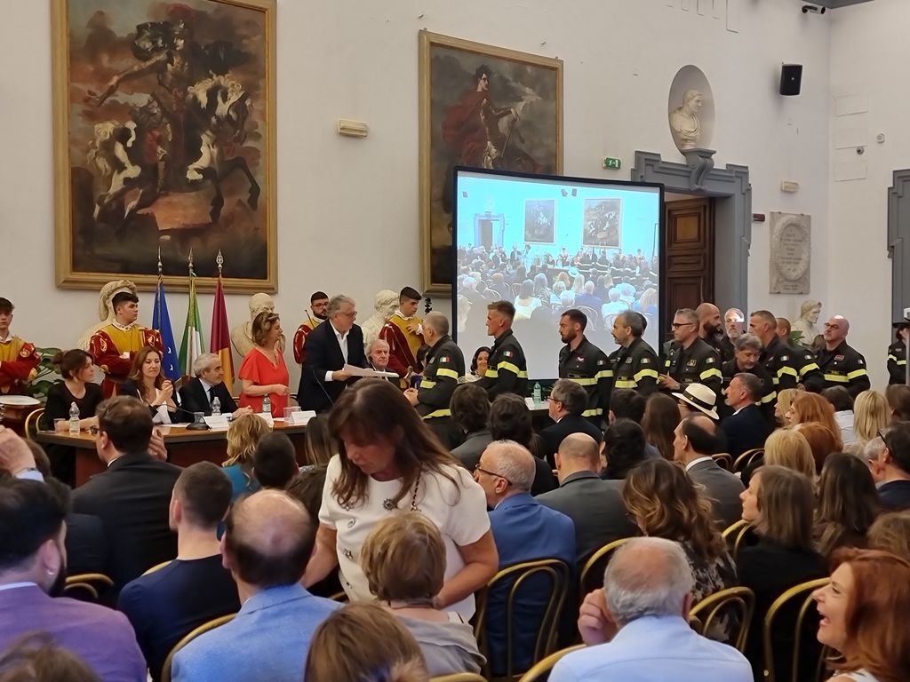 La premiazione dei Vigili del fuoco che hanno prestato soccorso in Turchia 