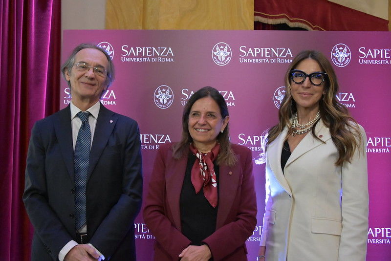 Da sinistra: il prorettore viario Giuseppe Ciccarone, la rettrice Antonella Polimeni e la direttrice generale Loredana Segreto 