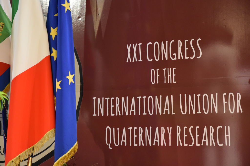 Bandiere e insegna del congresso INQUA 2023