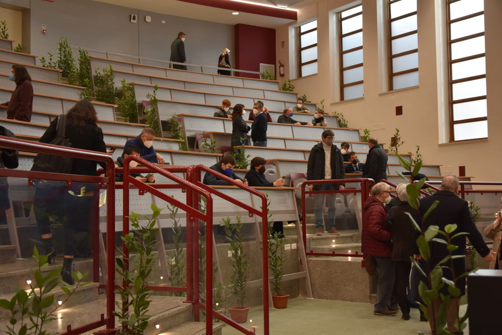la cerimonia di inaugurazione dell'aula
