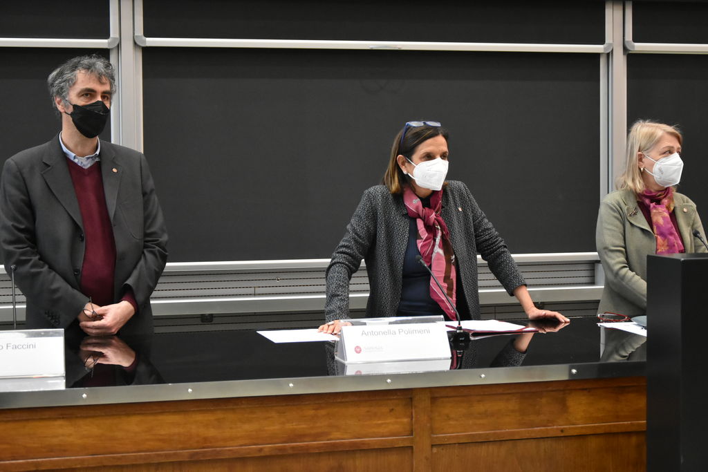 il preside della Facoltà di Scienze Riccardo Faccini, la rettrice Antonella Polimeni e la direttrice generale Simonetta Ranalli