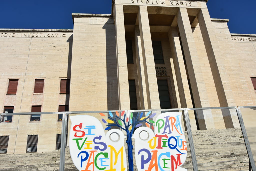 Murales per la pace alla Sapienza