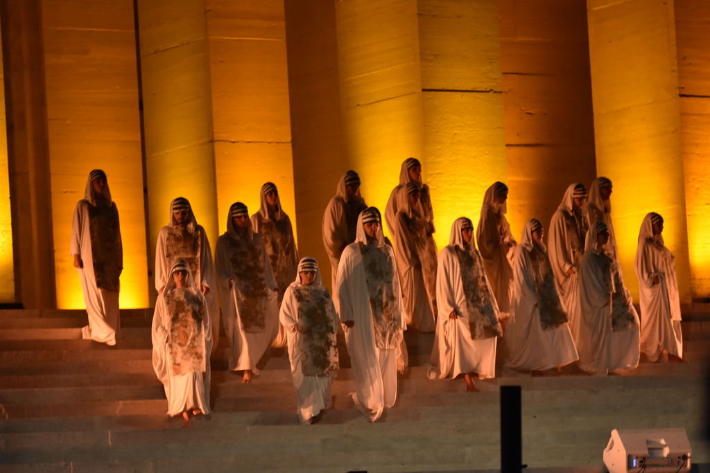 Un momento dello spettacolo di Theatron