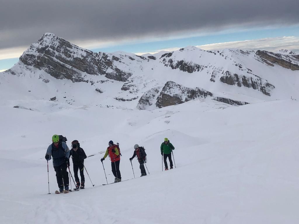 il team sul Gran Sasso con gli sci