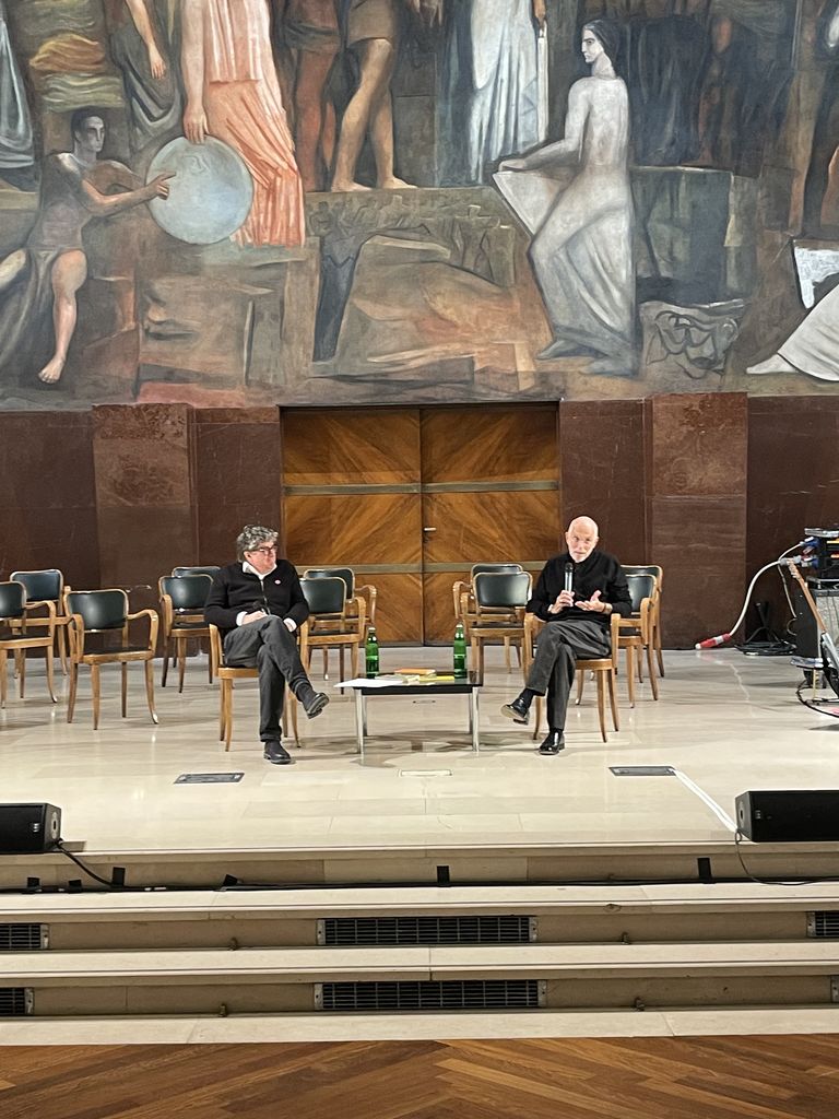 Proscenio dell'Aula magna con relatori