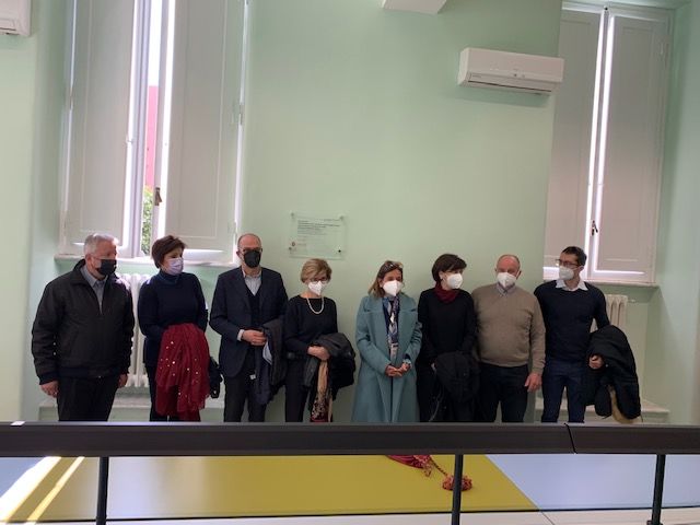 Rettrice e preside con i parenti degli studenti
