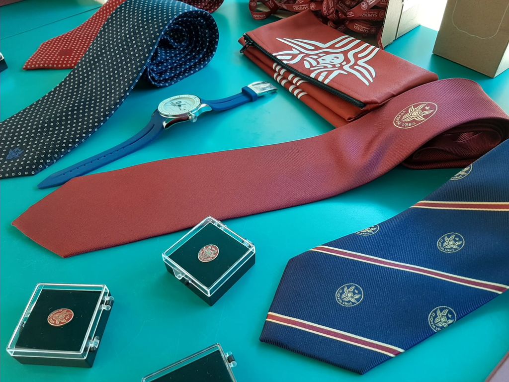 Cravatte e pin Sapienza