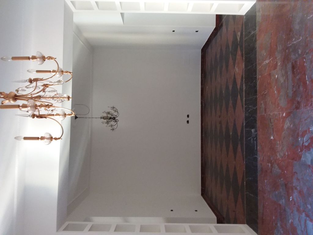 Salone doppio campo - VIA LAGO DI LESINA, 21 INT. 1