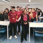 Studenti di Giurisprudenza insieme alla rettrice nella nuova Biblioteca unificata di Giurisprudenza