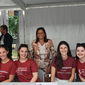 La Rettrice con le studentesse collaboratrici durante la manifestazione Porte aperte alla Sapienza