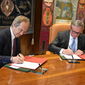 Foto della firma dell accordo quadro 