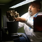 Il cranio di Ceprano viene sottoposto a micro-tomografia computerizzata presso il Centro Internazionale di Fisica Teorica “Abdus Salam” di Trieste (laboratorio prof. C. Tuniz).