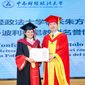La Rettrice viene insignita del Dottorato honoris causa 