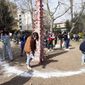 Gli studenti circoscrivono il perimetro della Microforesta a San Lorenzo